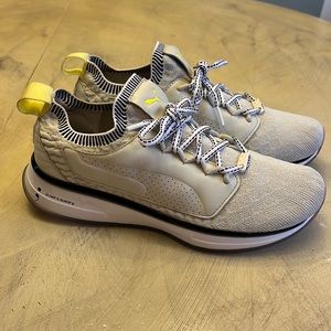 Womens Puma 192934-01 Runner Strength X Selena Gomez Sneakers Size 9 US